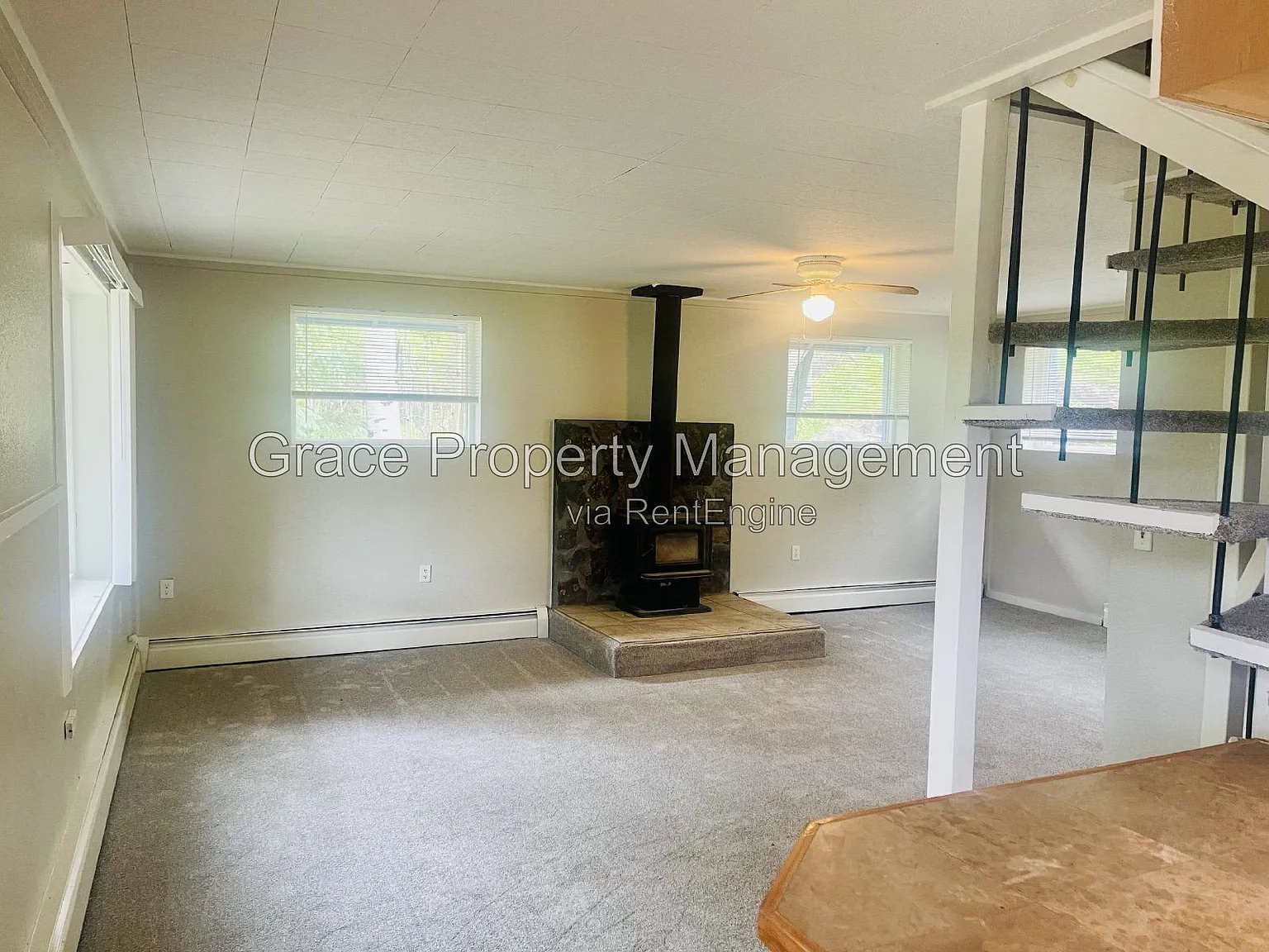 2 bed, 1.0 bath, 989 sqft, $1,995 — Photo 2