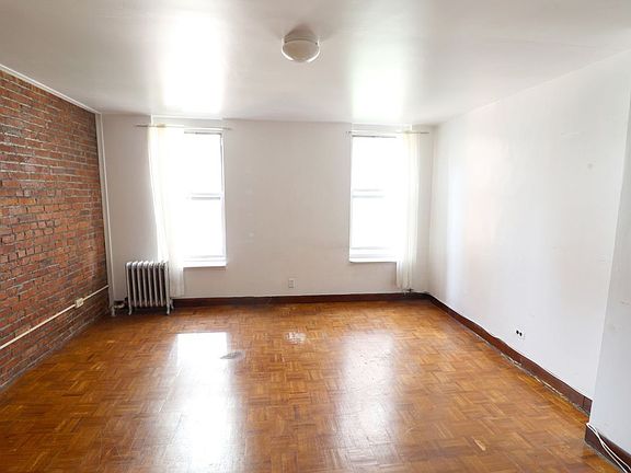 3rd image of 269 W 132nd St APT 4