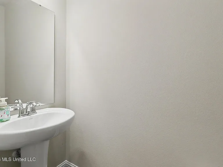 10784 Chapelwood Dr — Photo 24