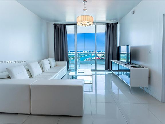 3rd image of 900 Biscayne Blvd APT 5003