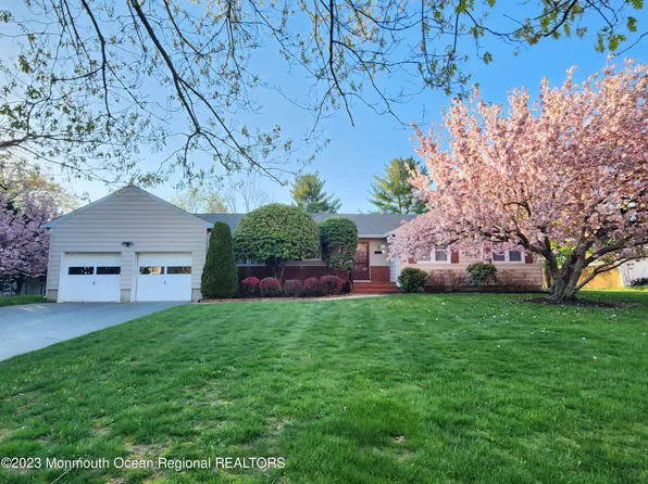 11 Woods Road, Freehold, NJ 07728