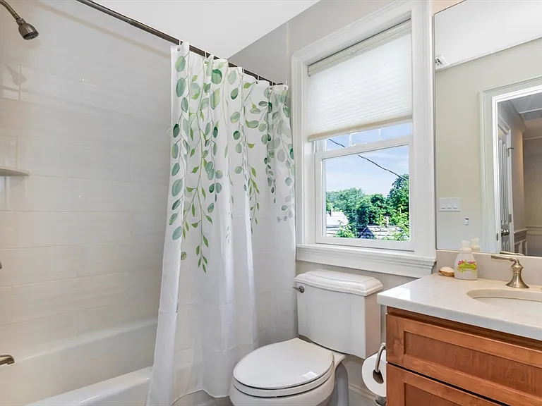 68 Woburn St #68 — Photo 17
