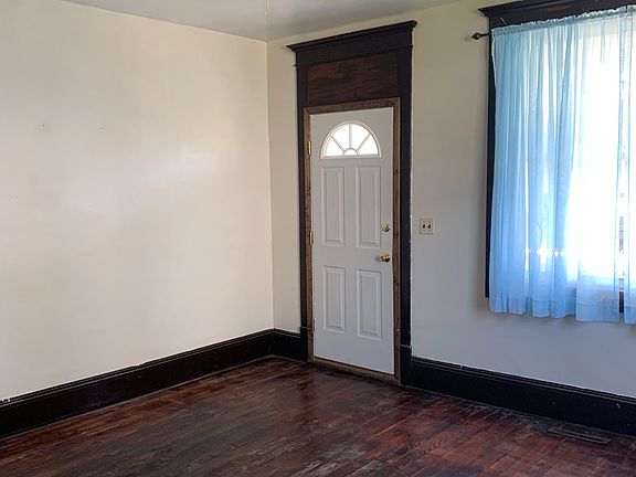 4th image of 329 Maple Ave