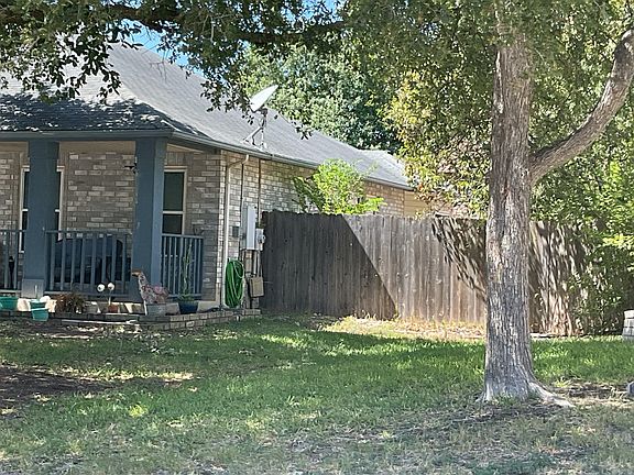 3rd image of 417 Camaron Woods