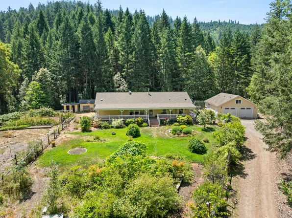 5641 Lake Shore Dr, Selma, OR 97538
