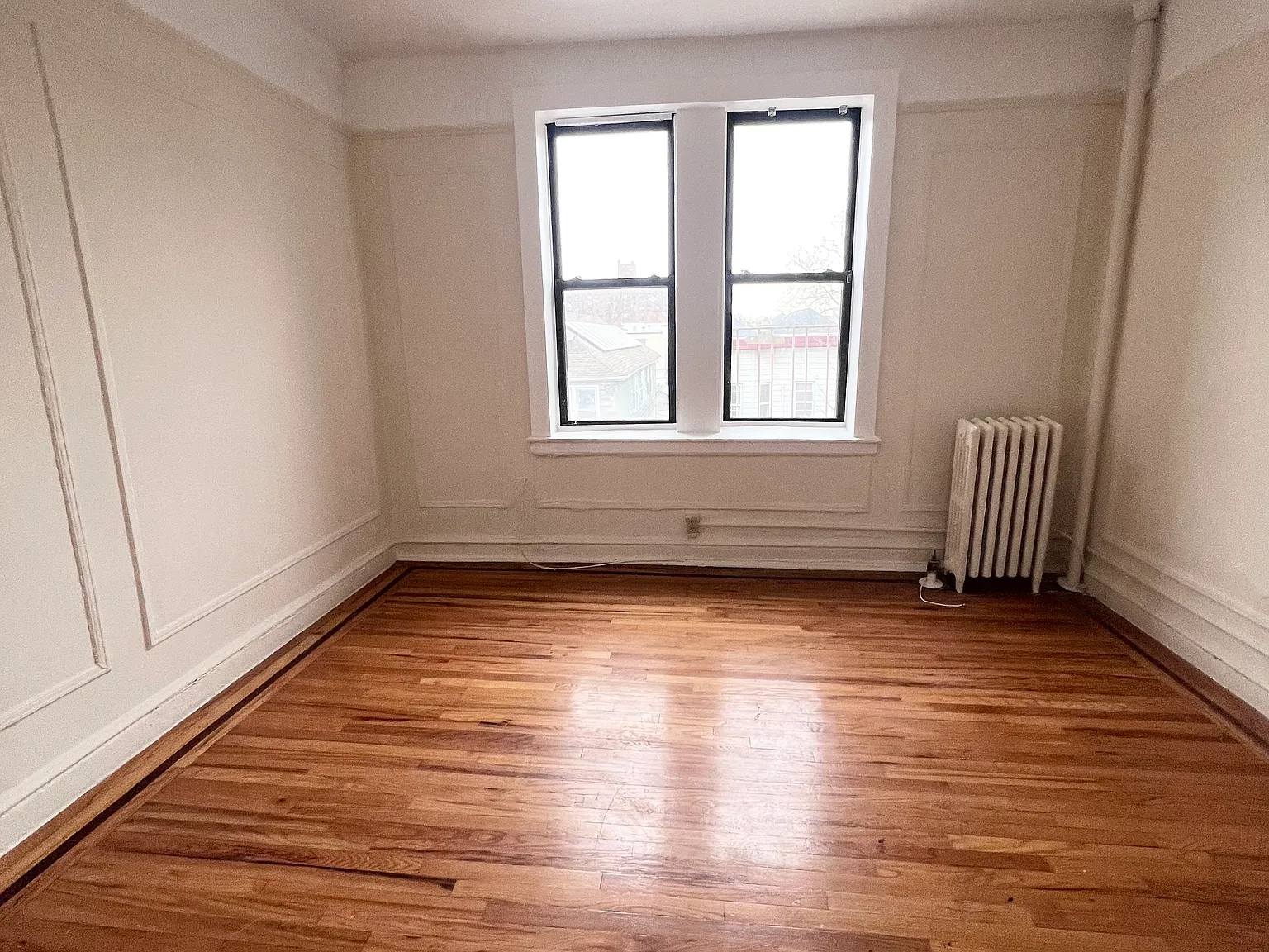 1721 Hobart Ave — Photo 4