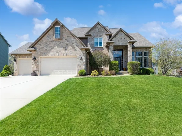 3006 153rd St, Urbandale, IA 50323