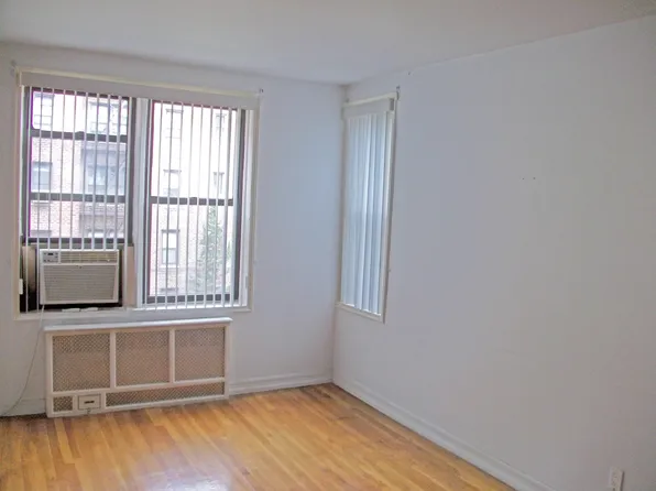 2240 Burnett Street image 4 of 26