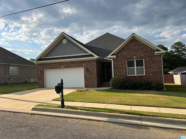 62 Center Ln, Oxford, AL 36203