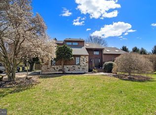 18 Seabury Ln, Downingtown, PA 19335