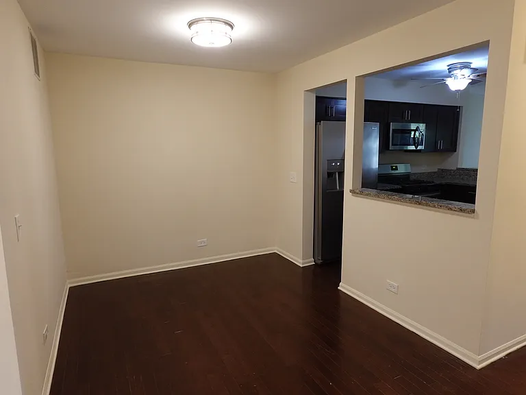 1070 Woodhill Ct — Photo 8