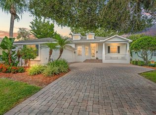 2820 Swan Cir, Dunedin, FL 34698