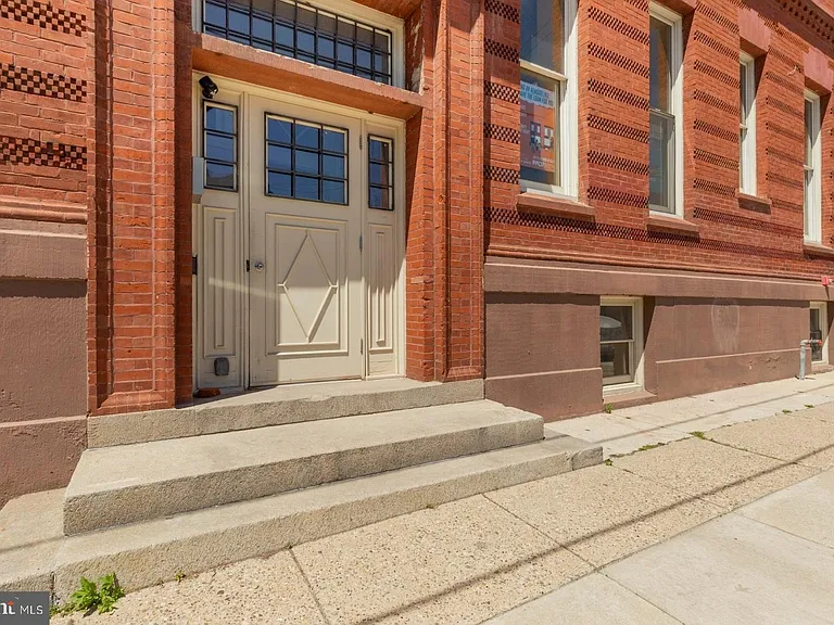 2136 E Dauphin St #301 — Photo 19
