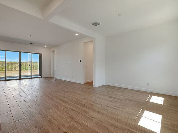 3rd image of 44624 N 44th Dr