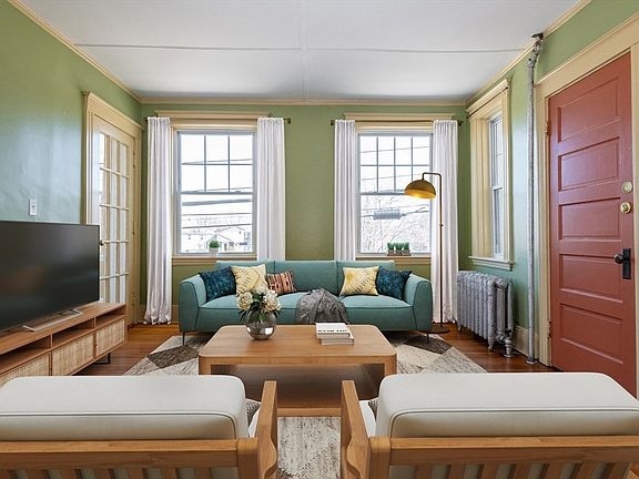 2nd image of 434 Essex St APT 2R