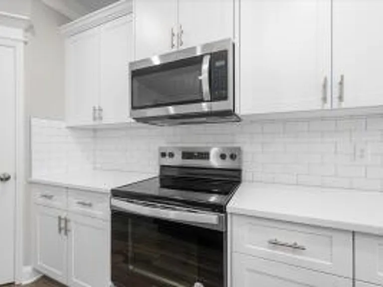 1005 Linsmore Ave — Photo 8