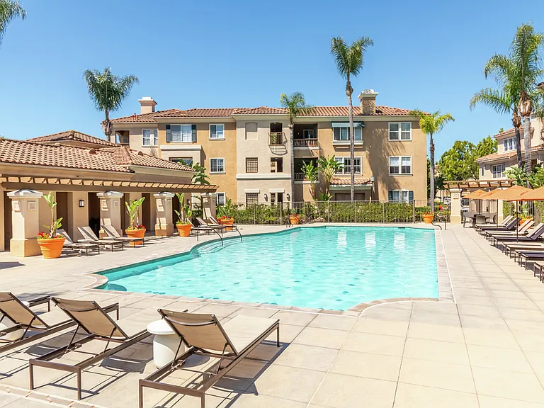 Santa Clara Apartment Homes — Photo 4