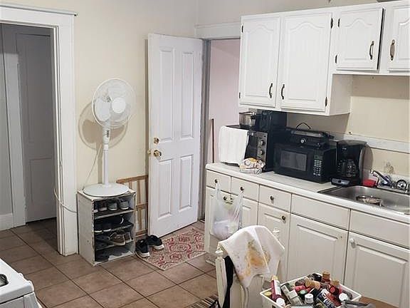 2nd image of 400-402 Lincoln Ave