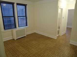 33-09 Crescent St #RR3, Astoria, NY 11106