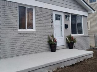 934 Harvard Rd, Berkley, MI 48072