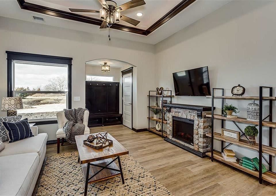 320 N Warren Ave UNIT 402, Rose Hill, KS 67133 Zillow