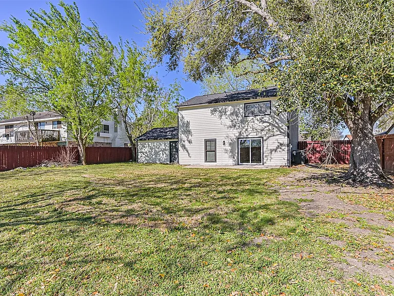 425 E Castle Harbour Dr — Photo 27