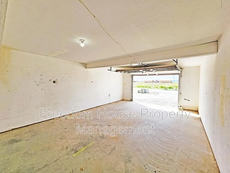 2341 E Calvada Blvd #2 — Photo 19