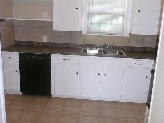 3rd image of 2778 Beverly Hills Dr