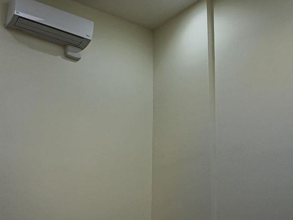 4th image of 208 E 95th St APT 14