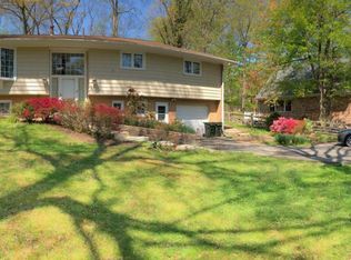 3113 Woodland Ln, Alexandria, VA 22309