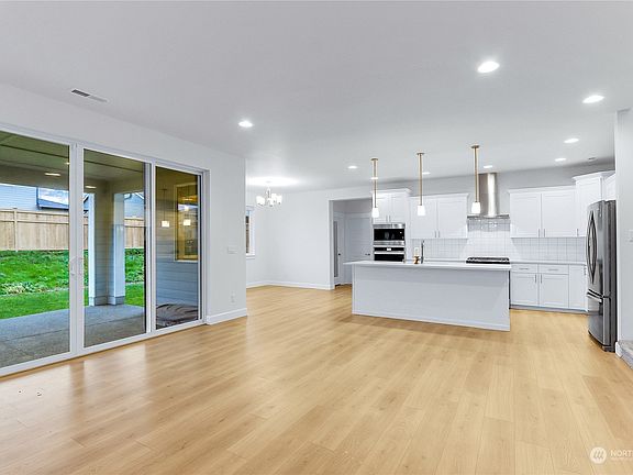 4th image of 23051 64th St E