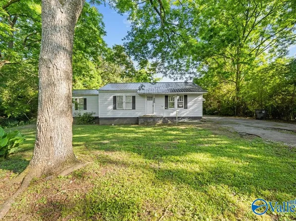 305 S College St, Glencoe, AL 35905