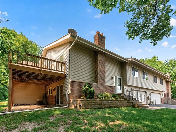 2nd image of 3575 York Dr
