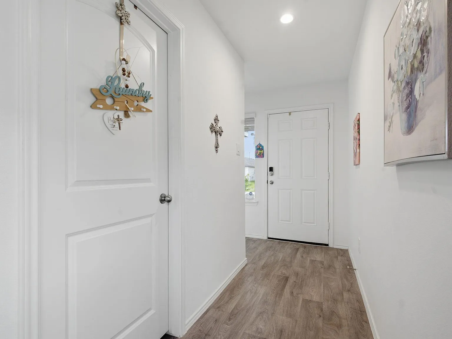 3 bed, 2.0 bath, 1431 sqft, $2,100 — Photo 3