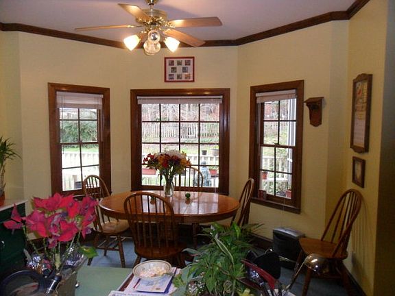4th image of 4113 Knollcrest Cir N