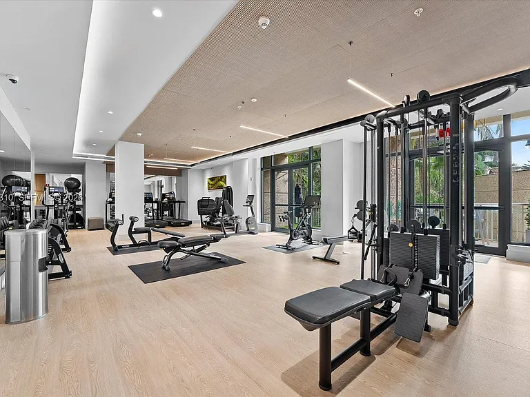 3400 SW 27th Ave #201 — Photo 2