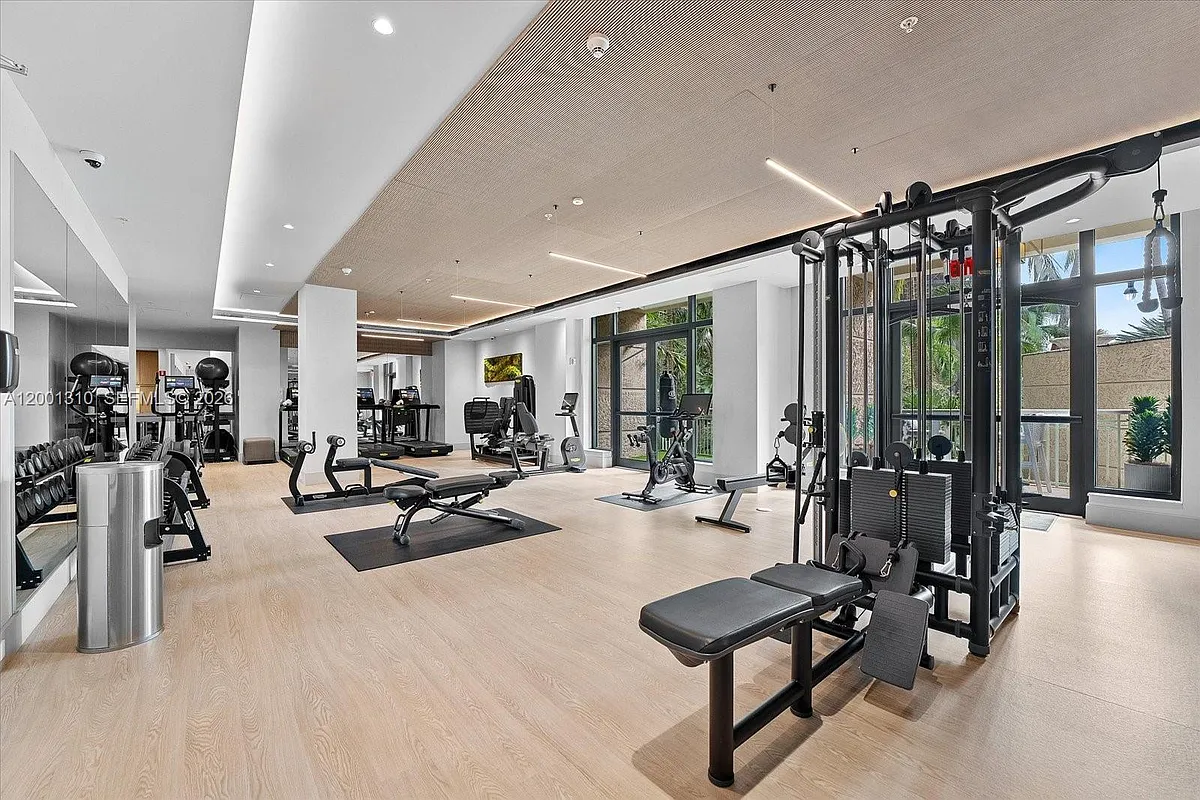 Building Photo - 3400 SW 27th Ave #201