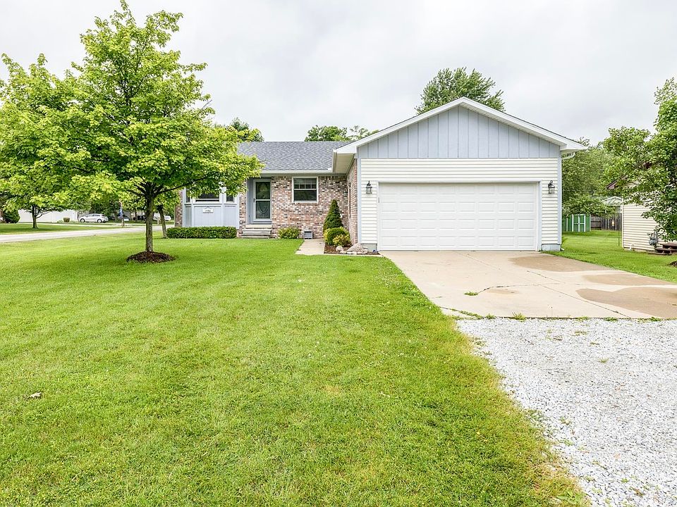 1st image of 1590 Garden Ct
