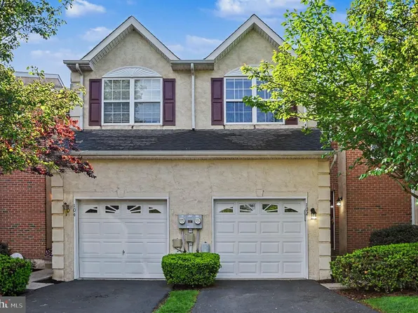 102 Watercrest Dr, Red Hill, PA 18076