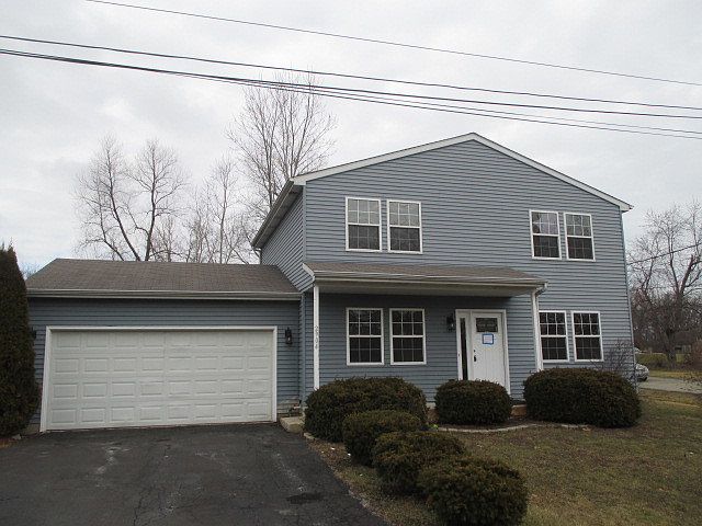 1st image of 2904 W Grandville Ave