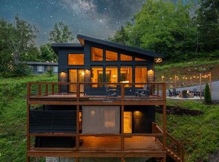 1514 Mountain Dr, Sevierville, TN 37876