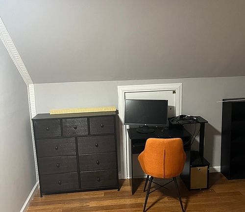 2nd image of 100 Jedwood Pl #1