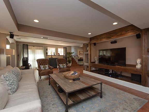 3rd image of 8102 Bay Dr