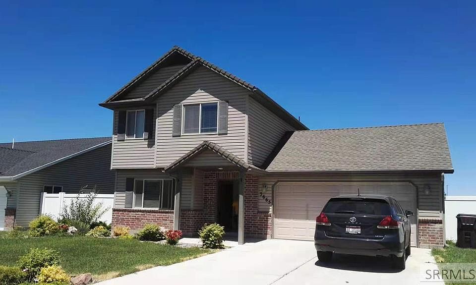 1st image of 3665 E Pearce Dr