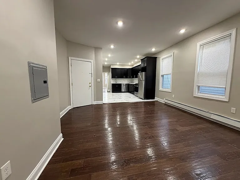 186 Seaview Ave #3L — Photo 1
