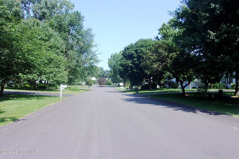 3rd image of 65 Deer Run Hollow