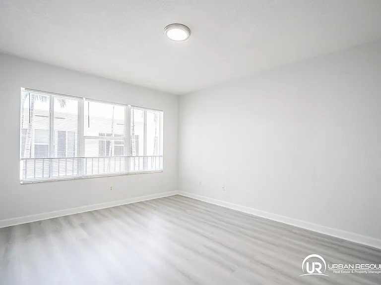 2180 Bay Dr #5B — Photo 15