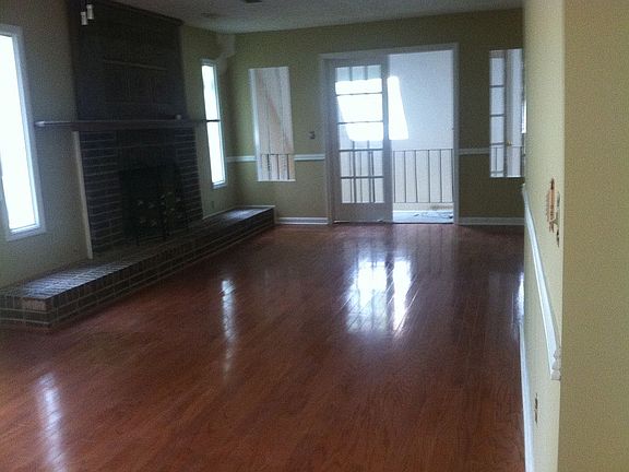 2nd image of 403 Oliver Trail Ln