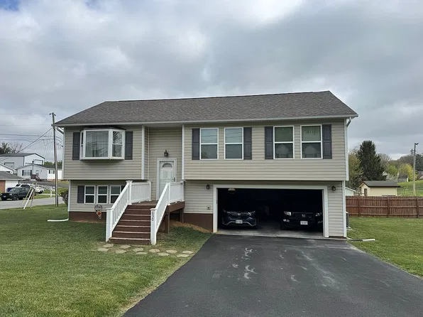 630 Canaan Rd SE, Christiansburg, VA 24073
