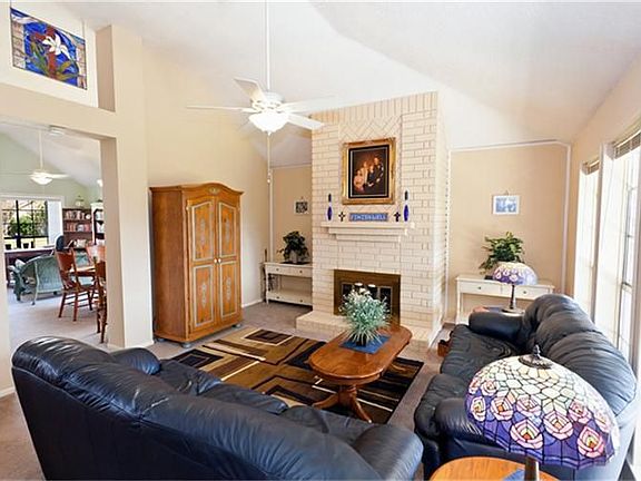 3rd image of 2519 Potomac Dr